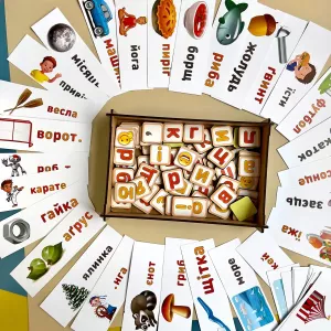 Планшет для дівчаток "Збери слово за картинкою" українською мовою