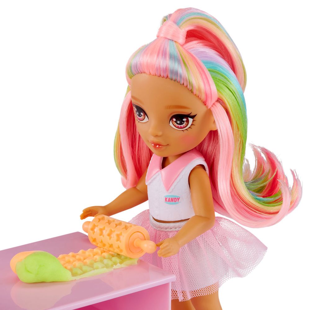 Ігровий набір з лялькою Rainbow High – Кондитерська Кенді