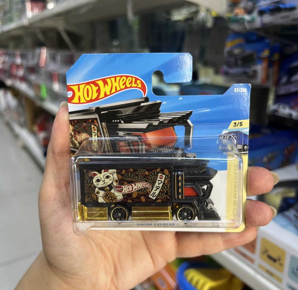 Машинка Базова Hot Wheels Raijin Express HW Art Cars 1:64 JJJ27 Green