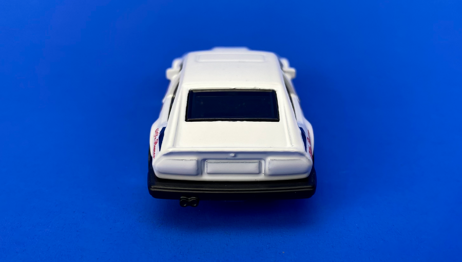 Машинка Базова Hot Wheels Alfa Romeo GTV6 3.0 Retro Racers 1:64 HKJ83 White