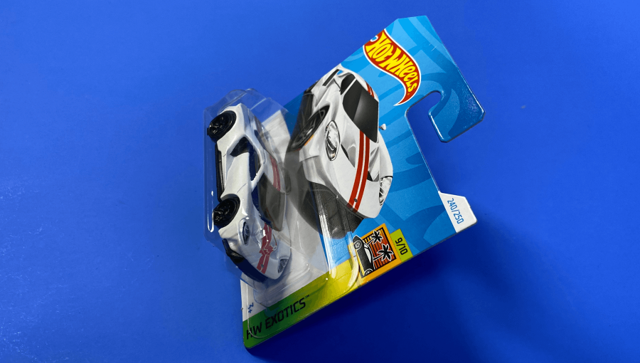 Машинка Базова Hot Wheels '17 Ford GT Exotics 1:64 HTC26 White