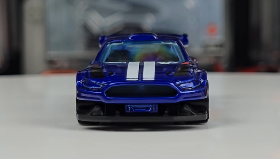 Машинка Базова Hot Wheels Custom '18 Ford Mustang GT Mustang 60 1:64 HYY94 Blue