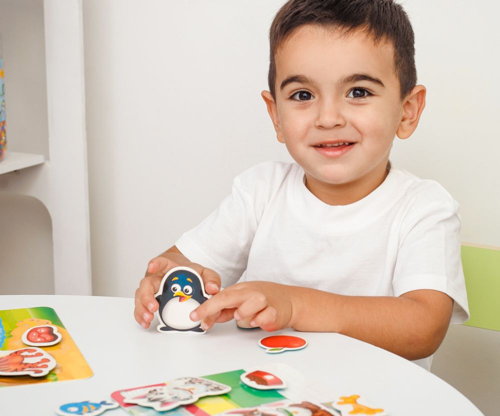 Гра з липучками «Хто що їсть?»